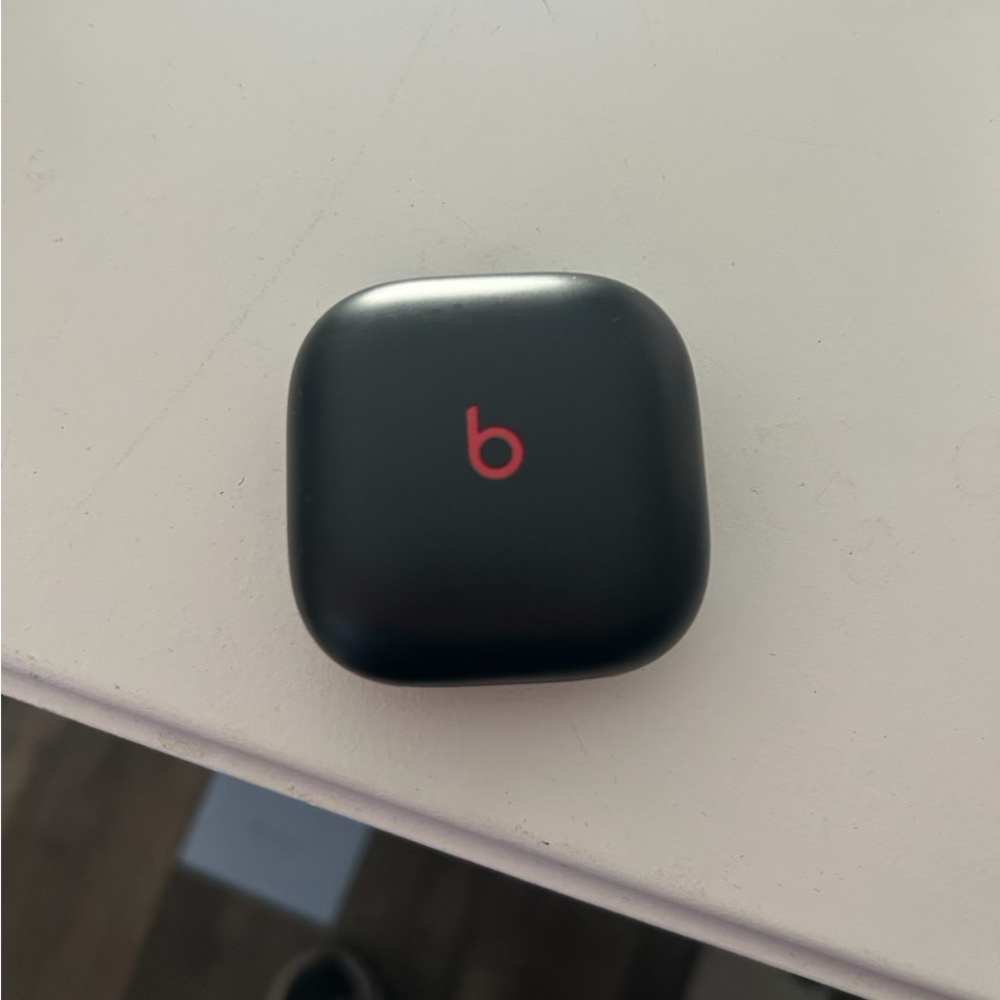 Red/black beats
